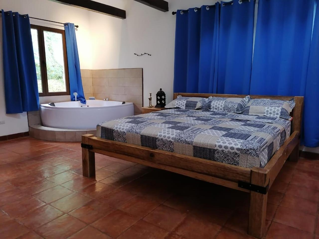Vista Encantada Hotel Villa Canales エクステリア 写真